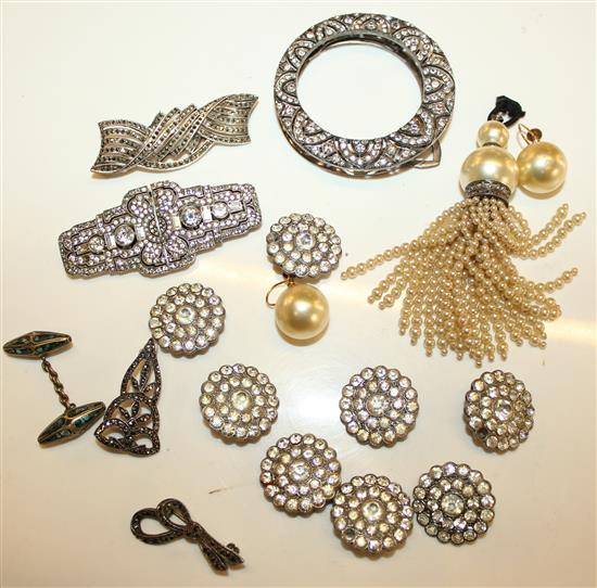 Small quantity of paste and marcasite jewellery etc